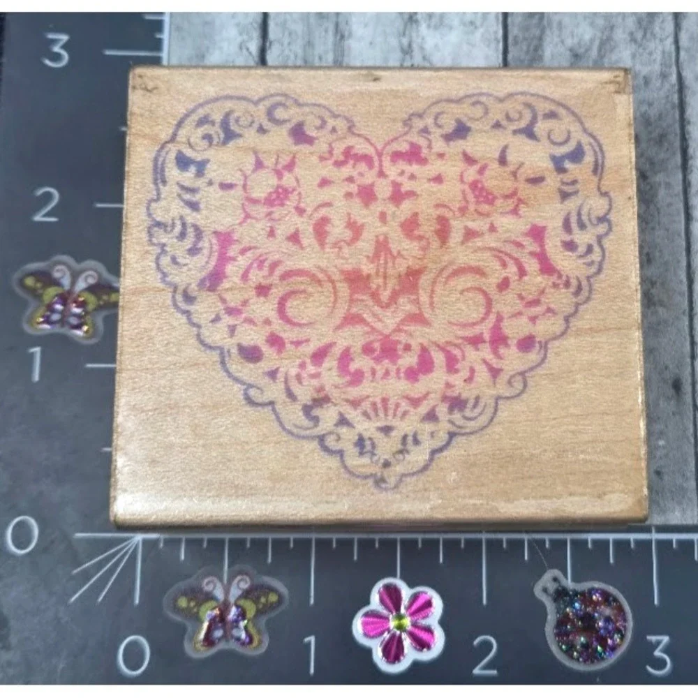 Embossing Arts European Lace Heart 388F 1999 Rubber Stamp Wood #Q46